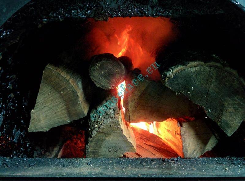 Cum sa faci focul rapid intr-un cazan cu ardere inversa pe lemne